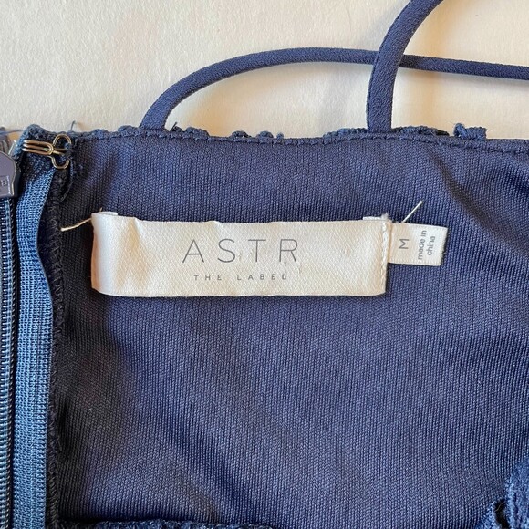 ASTR The Label Floral Lace Skinny Strap Knee Length Sheath Dress in Navy Size M - Picture 6 of 11